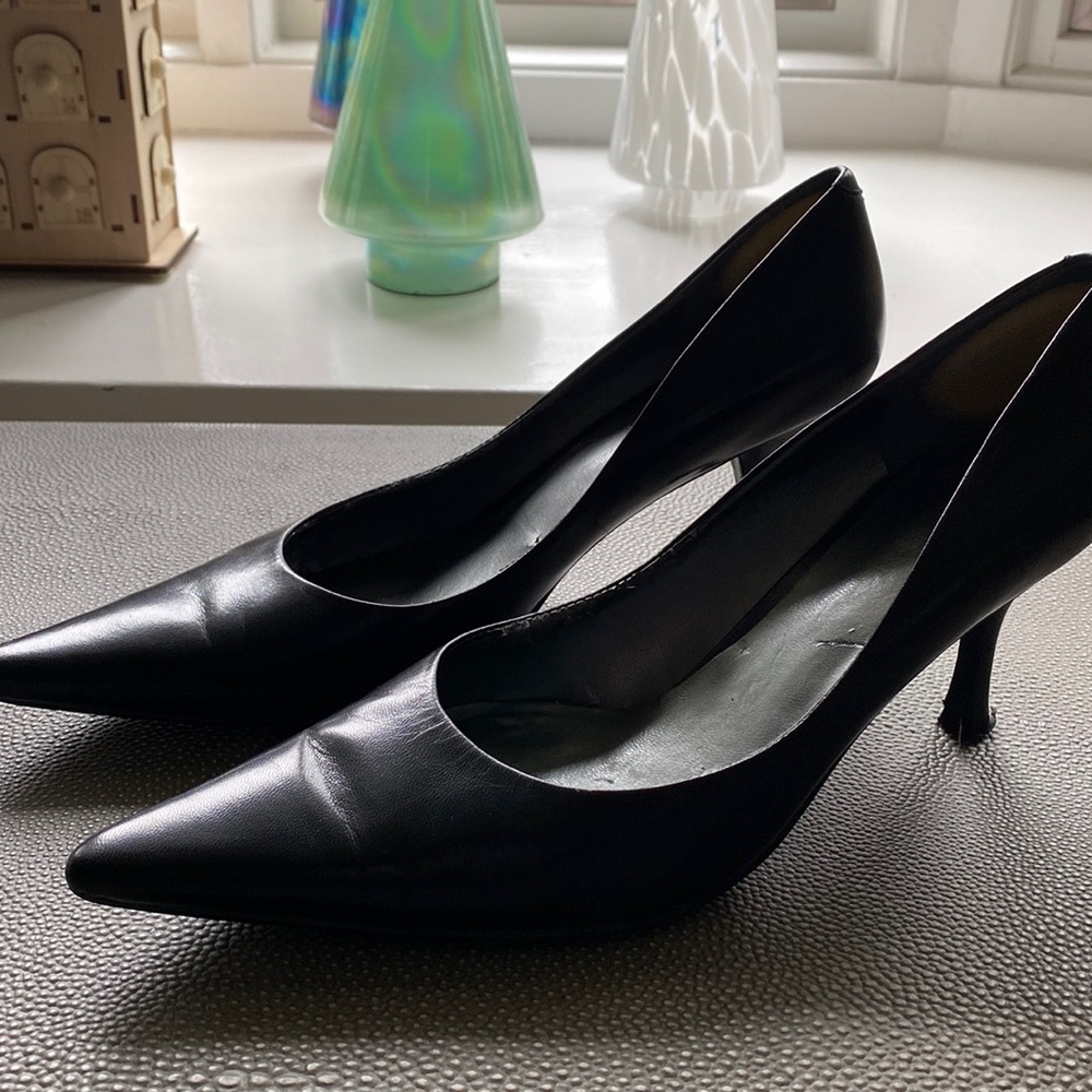 Nine West Black Closed Toe Heels